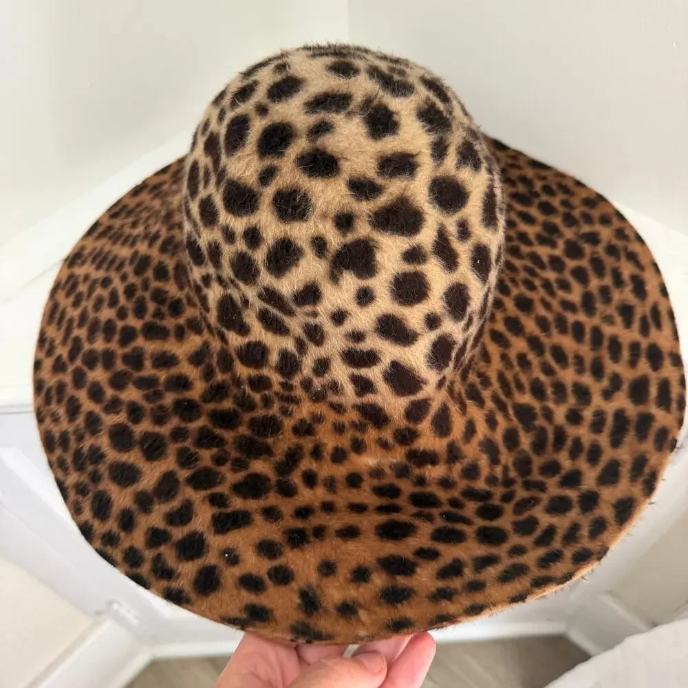 RARE Vintage Kangol Wide brim Leopard hat